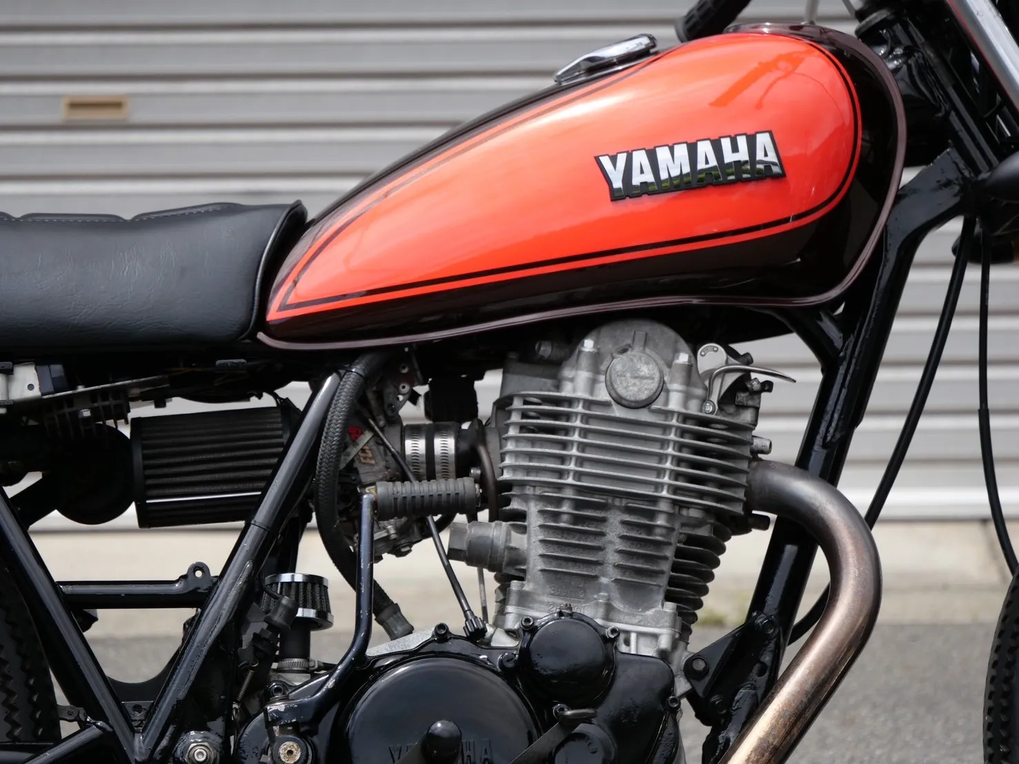 タンクは純正タンクをペイント