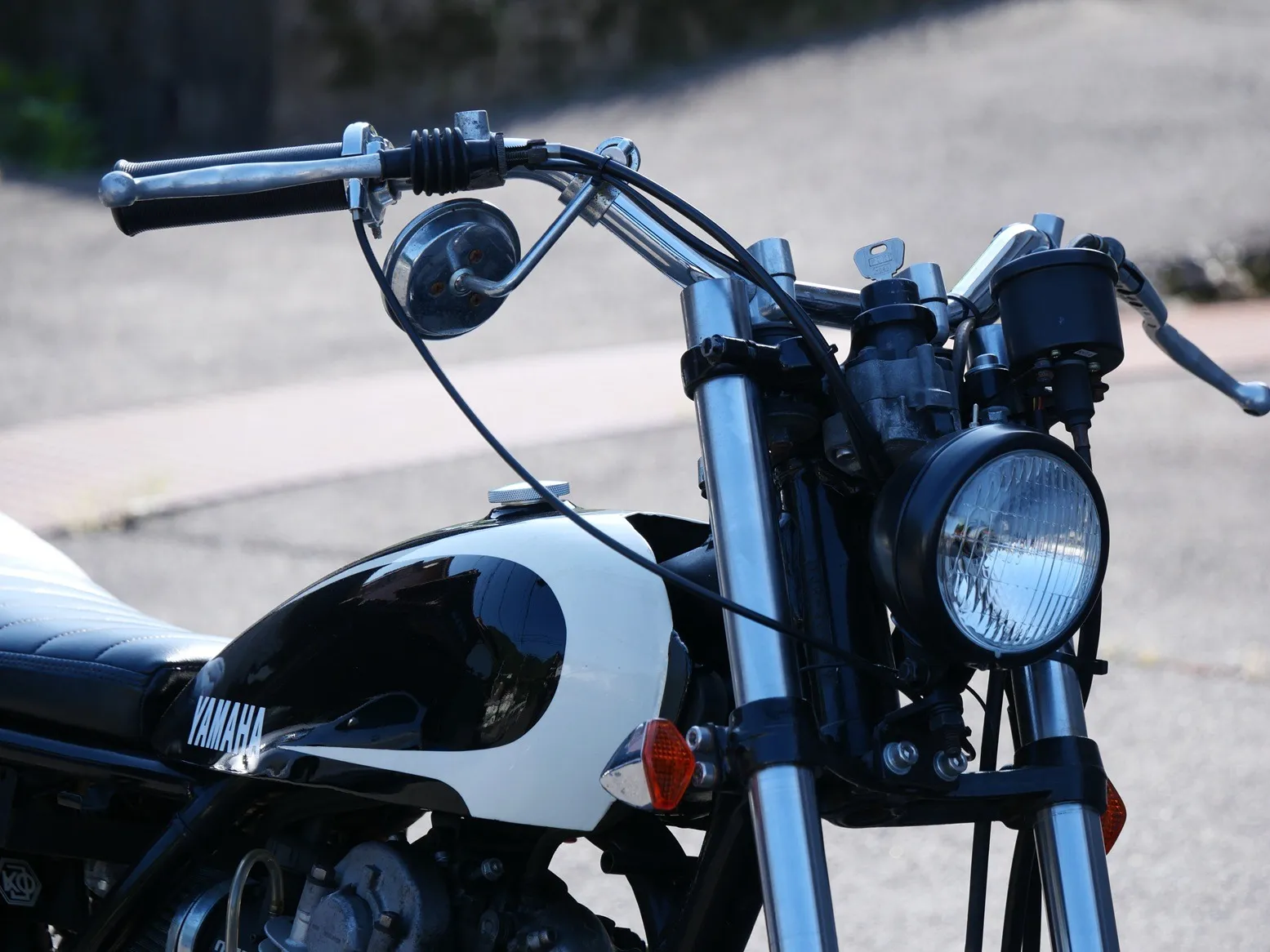 1994年　YAMAHA　SR400　トラッカーフルカスタム