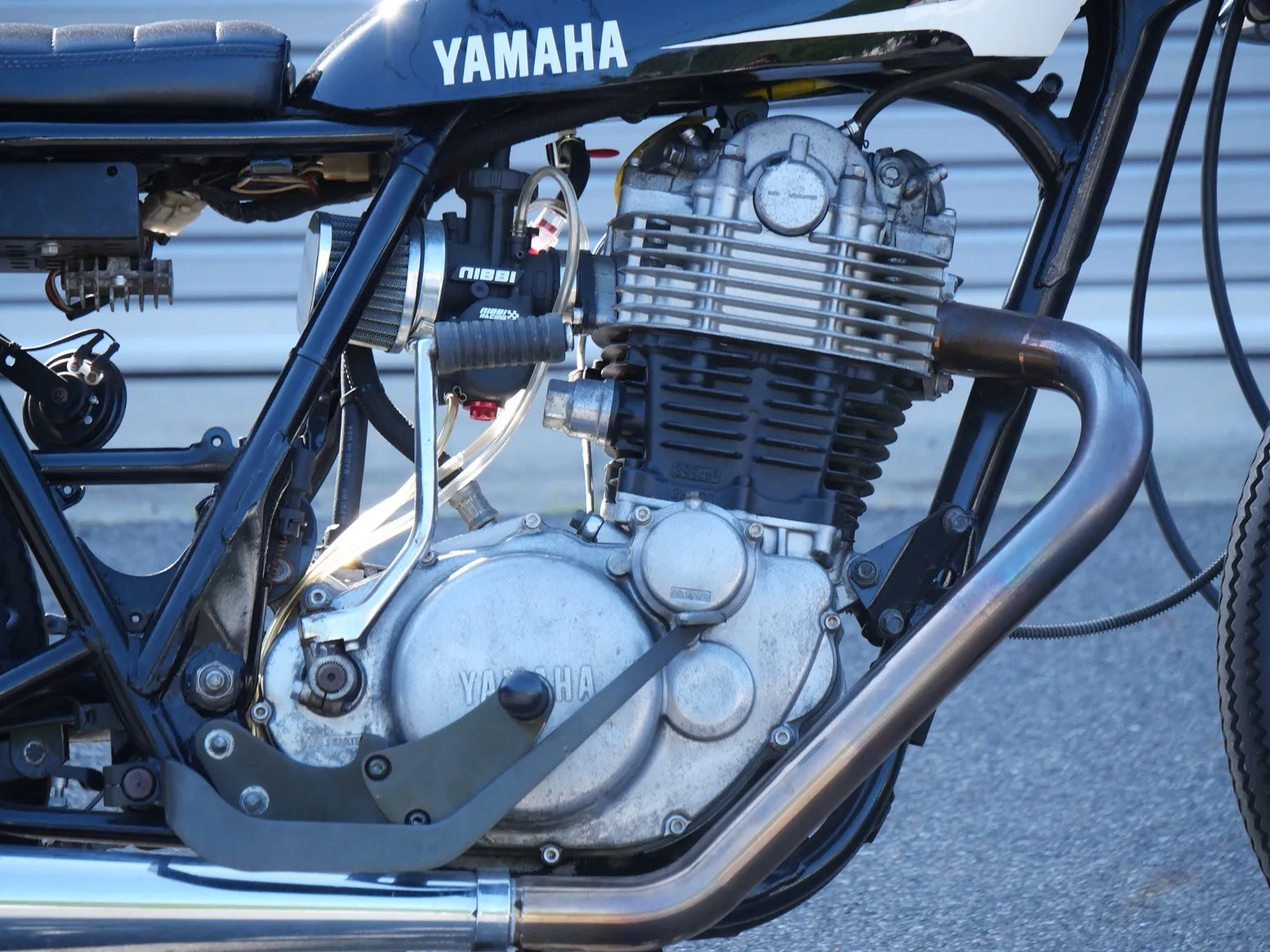 1994年　YAMAHA　SR400　トラッカーフルカスタム